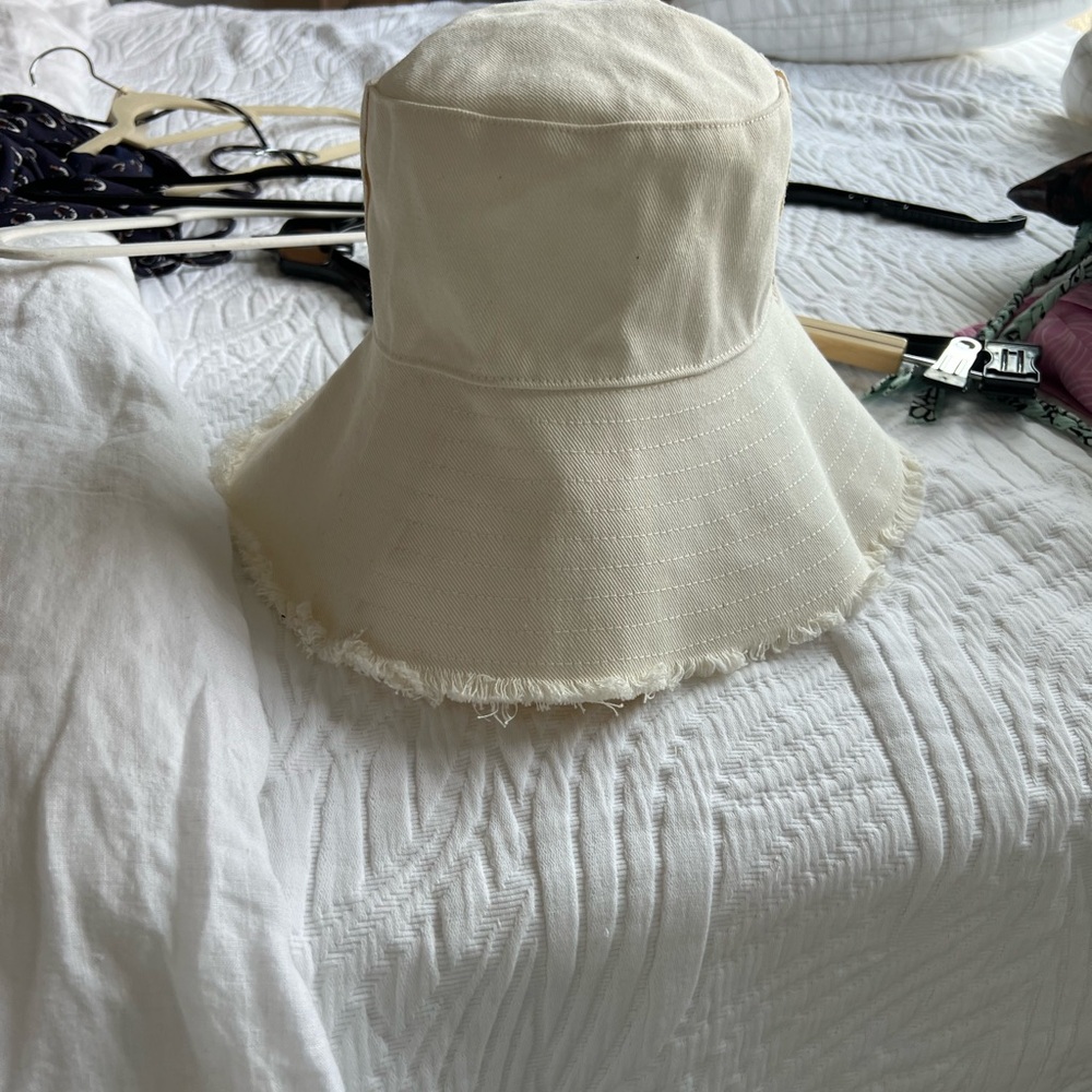 H&M Cream Bucket Hat